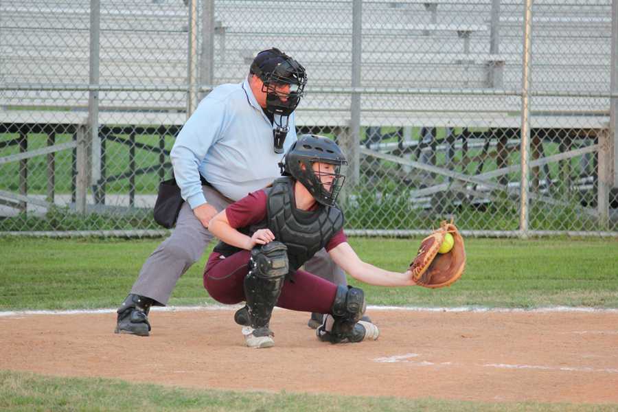 Varsity+Girls+Softball+defeat+Friendswood+6-3+in+first+game+of+bi-district+series