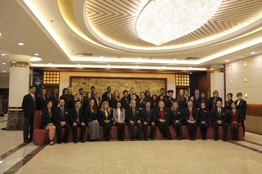 George Ranch students and staff and the Foshan Delegates at the Welcome Dinner.