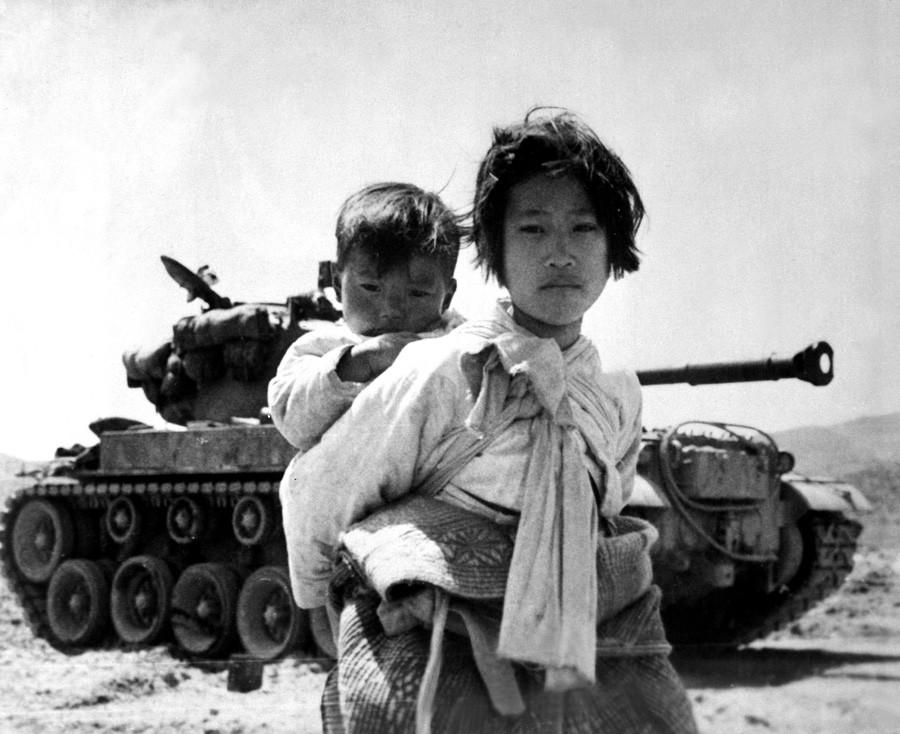 WAR & CONFLICT BOOKERA:  KOREAN WAR/CIVILIANS & REFUGEES