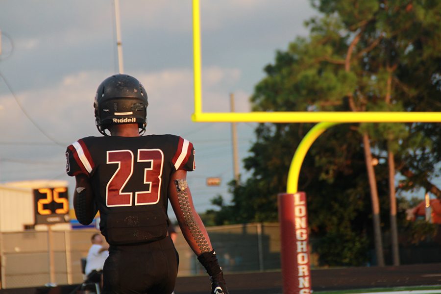 Samuel Barnes is getting ready to lockdown his opponent.