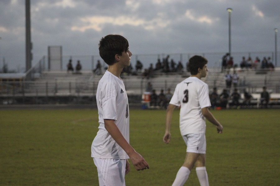 JV boys waiting for the ball