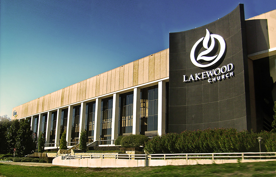 Lakewood+Church+https%3A%2F%2Fcommons.wikimedia.org%2Fwiki%2FFile%3ALakewood_church.jpg