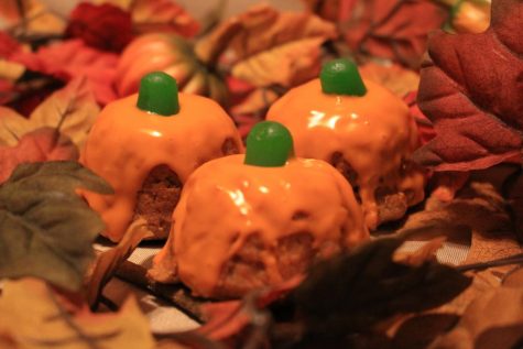 Moist Pumpkin Cupcakes with a memorizing glaze.