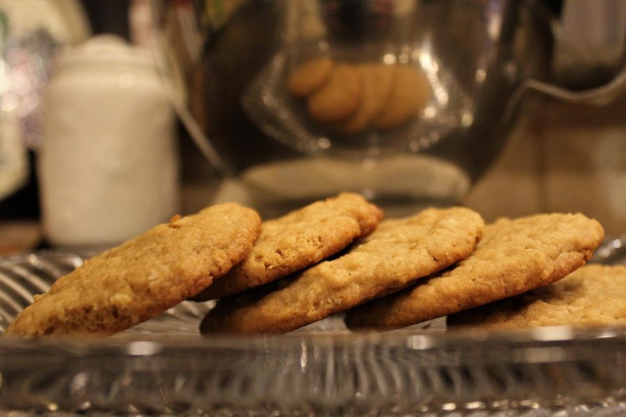 Sweet & salty oatmeal peanut butter cookies!