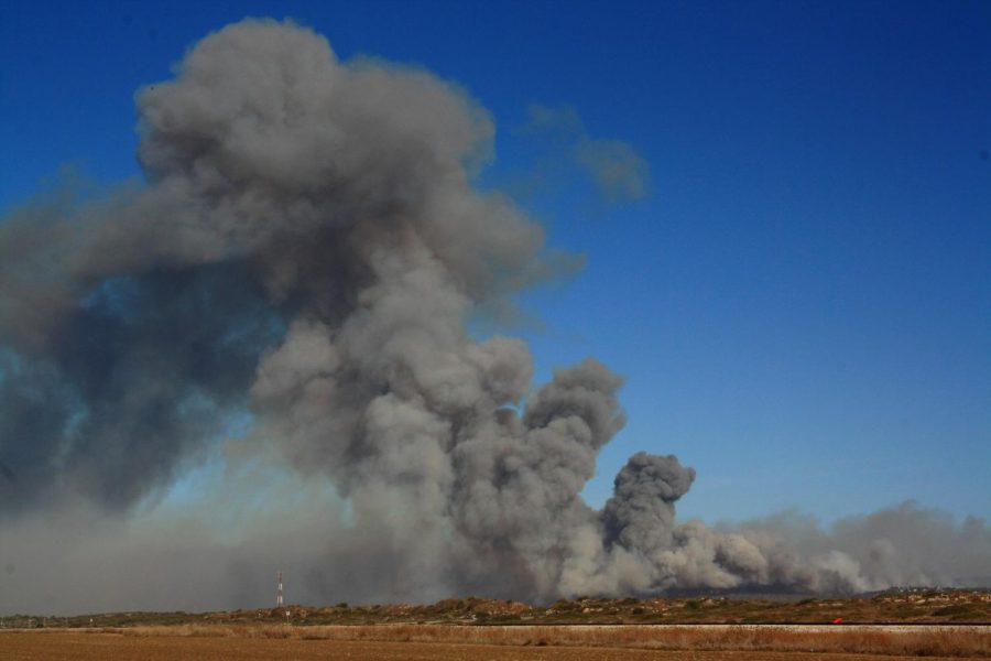 https://commons.wikimedia.org/wiki/File:Carmel_Fire_Smoke_Habonim_031210.jpg