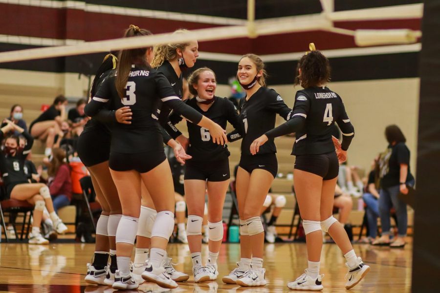 The Longhorns are on their third set against Angleton, and the energy created in the gym is on fire! The Longhorns are looking to have a successful season as they have had 4 consecutive wins in a row.