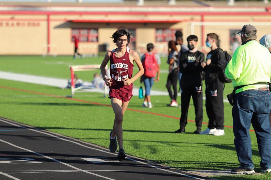 Dominic Accardo (10) was nice and relaxed through out the pain inducing 3200m.